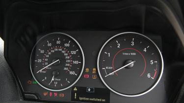 Used BMW 1 Series - dials