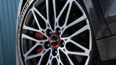 Kia Proceed GT - wheel