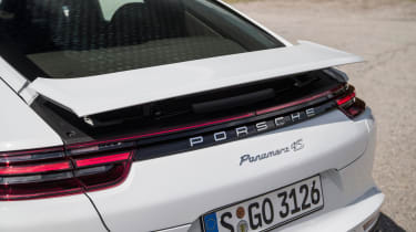 Porsche Panamera 4S diesel 2016 - rear spoiler