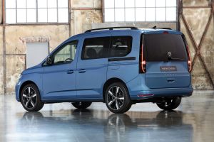 2020 Volkswagen Caddy - rear blue