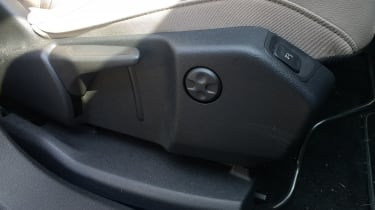 Vauxhall Grandland X - seat adjustment controls