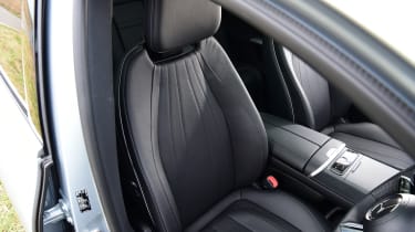 Mercedes EQE SUV - front seats