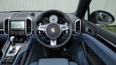 Porsche Cayenne 4x4 2013 interior