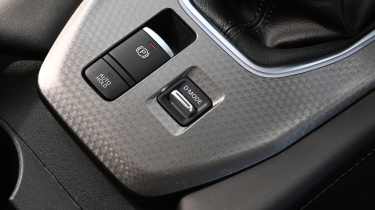 Nissan Qashqai - centre console 