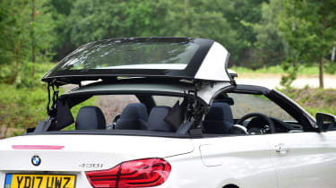 BMW 430i Convertible - roof closing