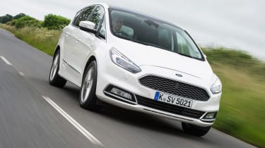 Ford S-MAX Vignale - front tracking