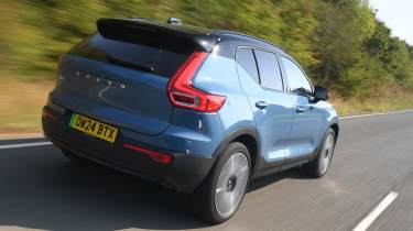 Volvo EX40 - rear tracking 