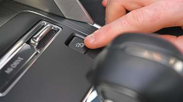 Mazda CX-80 Homura Plus - charge button