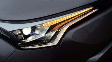 Toyota C-HT 1.2 Icon 2017 - headlight