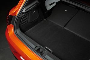 Renault Clio - boot seats down