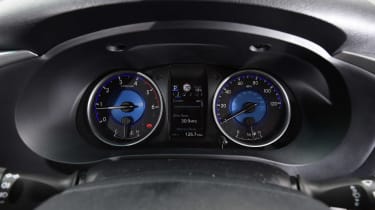 Toyota Hilux - dials