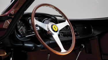 Ferrari 275 GTS/4 NART Spider - wheel
