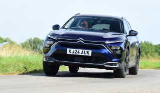 Citroen C5 X - front cornering