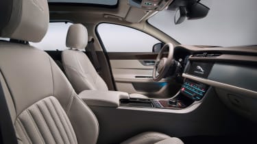 Jaguar XF Sportbrake - front seats