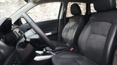 Suzuki Vitara - interior