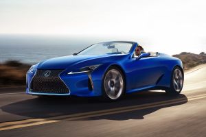 Lexus LC Convertible - front action