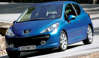 Front view of Peugeot 207