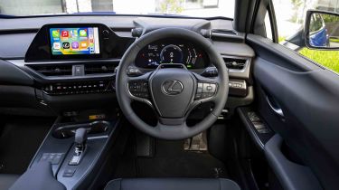 Lexus UX 300h - dashboard