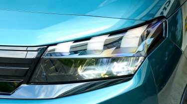 Peugeot E-Rifter - headlight