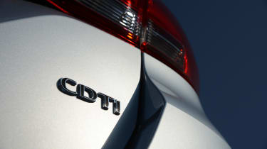 Vauxhall Astra Sports Tourer diesel 2016 - badge