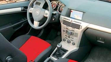 Vauxhall Astra TwinTop interior