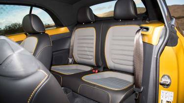 Volkswagen Beetle Dune Cabriolet - rear seats