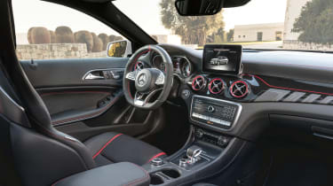 Mercedes-AMG GLA 45 - interior