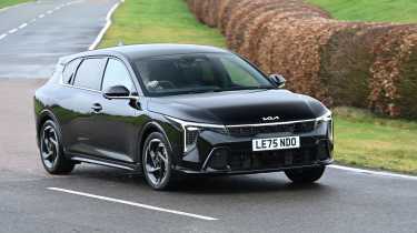 Kia K4 - front action