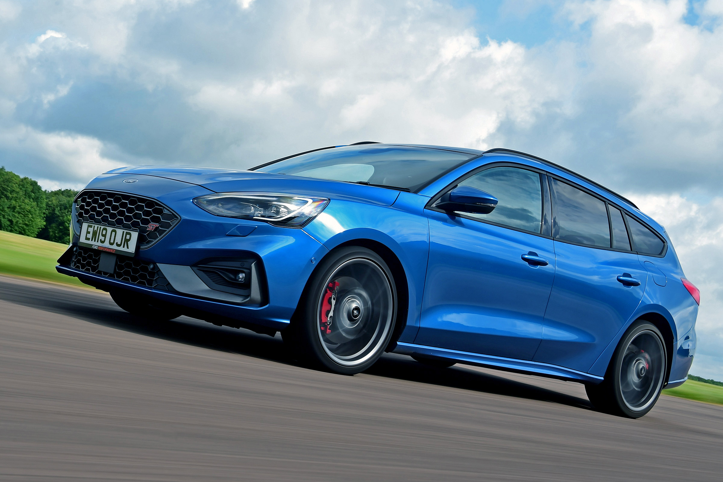 New Ford Focus St Estate 2019 Review Auto Express