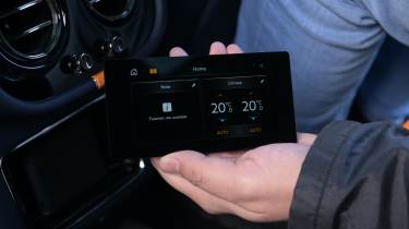 Bentley Bentayga Speed - rear controls