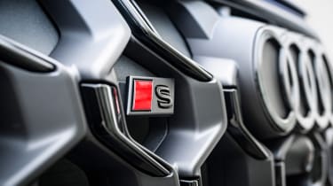 Audi SQ5 - grille detail