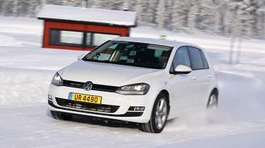 Winter tyre test 2025 - snow testing, front tracking 