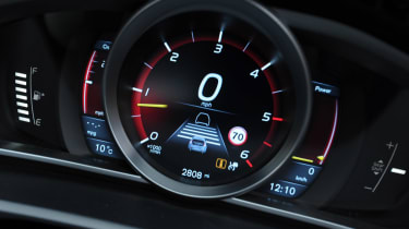 Volvo V40 Cross Country dials detail