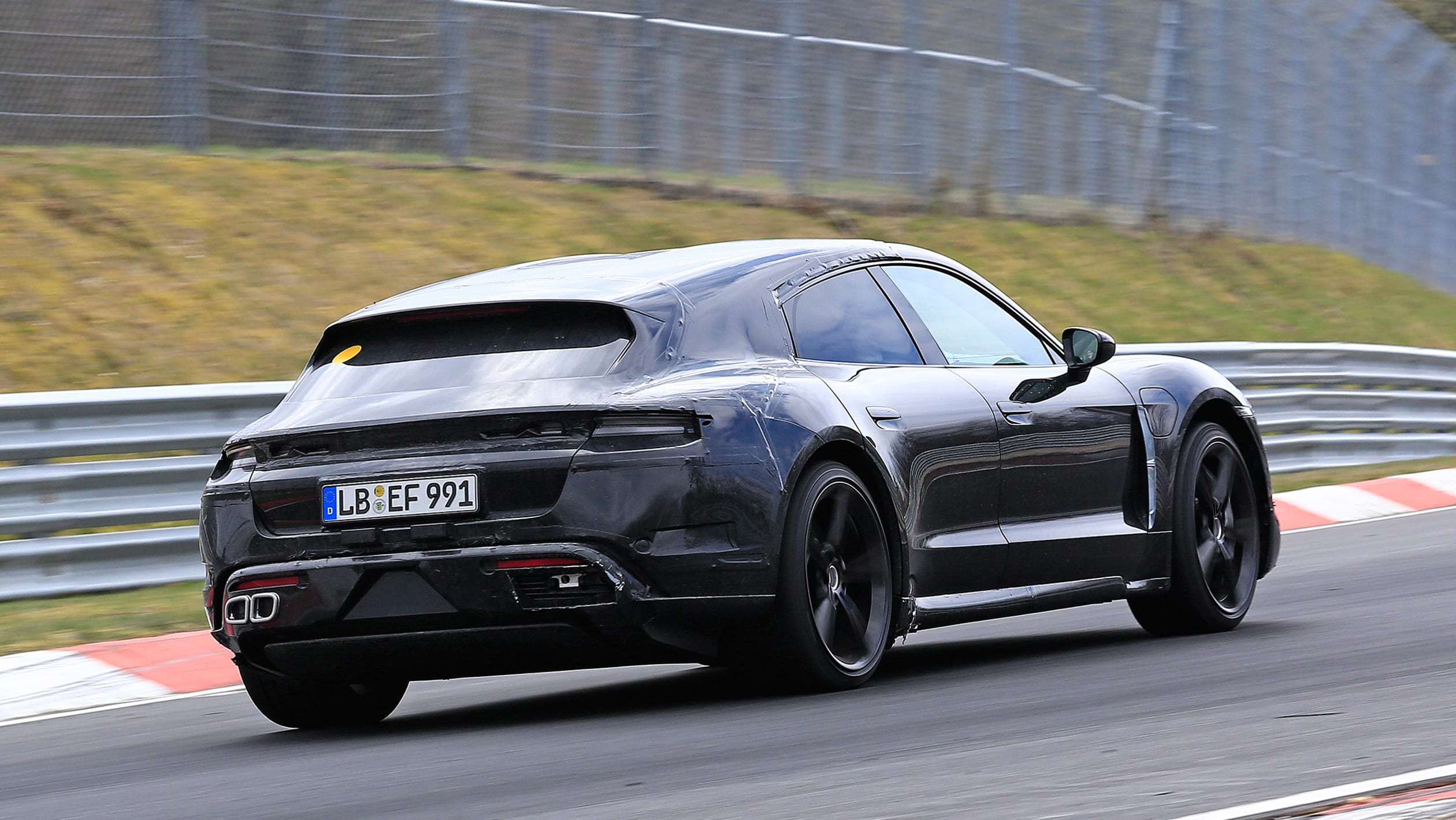 New Porsche Taycan Sport Turismo spotted testing - pictures | Auto Express