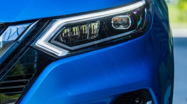 New Nissan Qashqai 2017  headlight