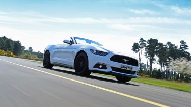 Convertible megatest - Ford Mustang - front tracking