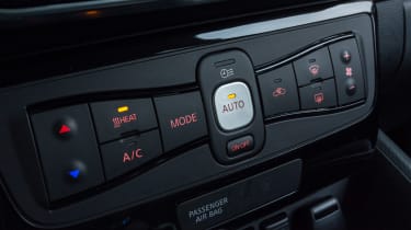 Nissan Leaf - centre console