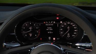 Bentley Flying Spur V8 S - dials