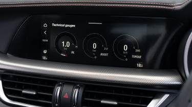 Alfa Romeo Stelvio - infotainment screen