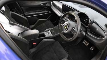 Abarth 600e Scorpionissima - dash