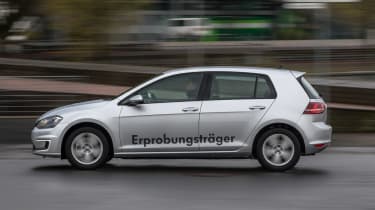 Volkswagen Golf Plug-in hybrid 2014 side tracking