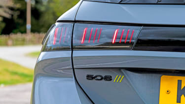 Peugeot 508 SW Sport Engineered vs BMW 330e xDrive Touring - 508 taillight