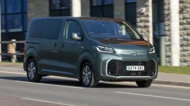 New Toyota Proace Verso - front tracking