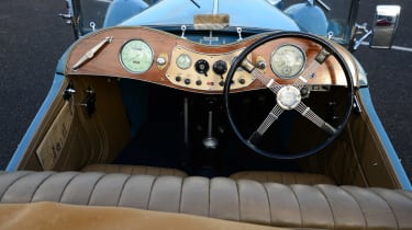 MG TC Midget 1945 interior