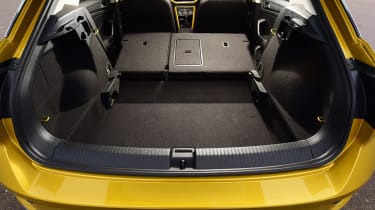 Volkswagen T-Roc - boot seats down 2