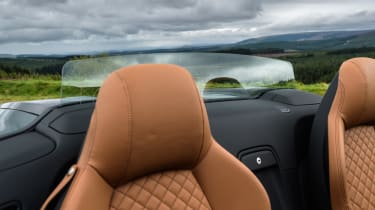 Audi R8 Spyder V10 plus - front seats