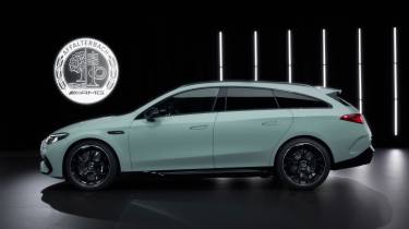 Mercedes-AMG CLA 45 Shooting Brake - side