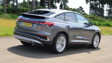 Audi Q4 e-tron Sportback - rear tracking