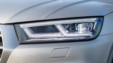 Audi Q5 - front light detail