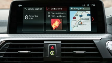 BMW X3 - infotainment